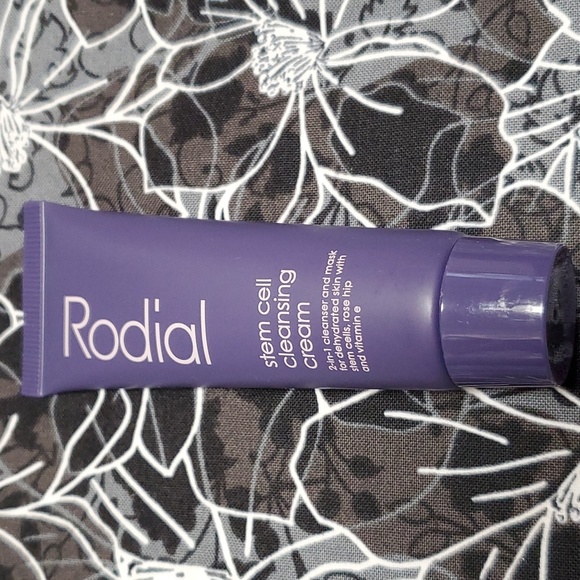 LAST CHANCE! Host Pick! Rodial stem cell cleansing cream - Picture 1 of 4